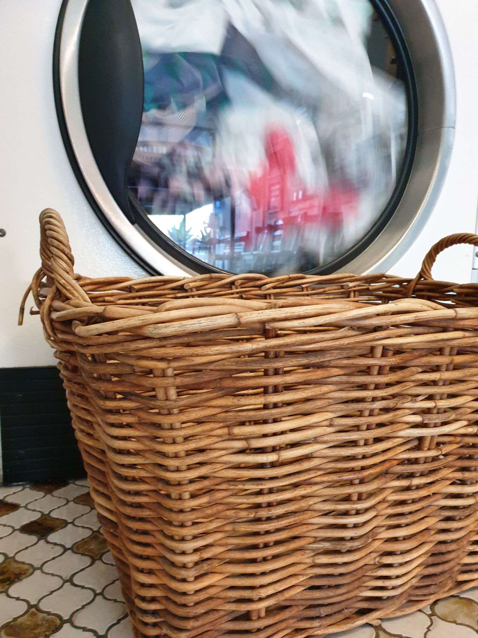 Samsung Galaxy S9 sample photo. Dryer, laundry, laundromat photography