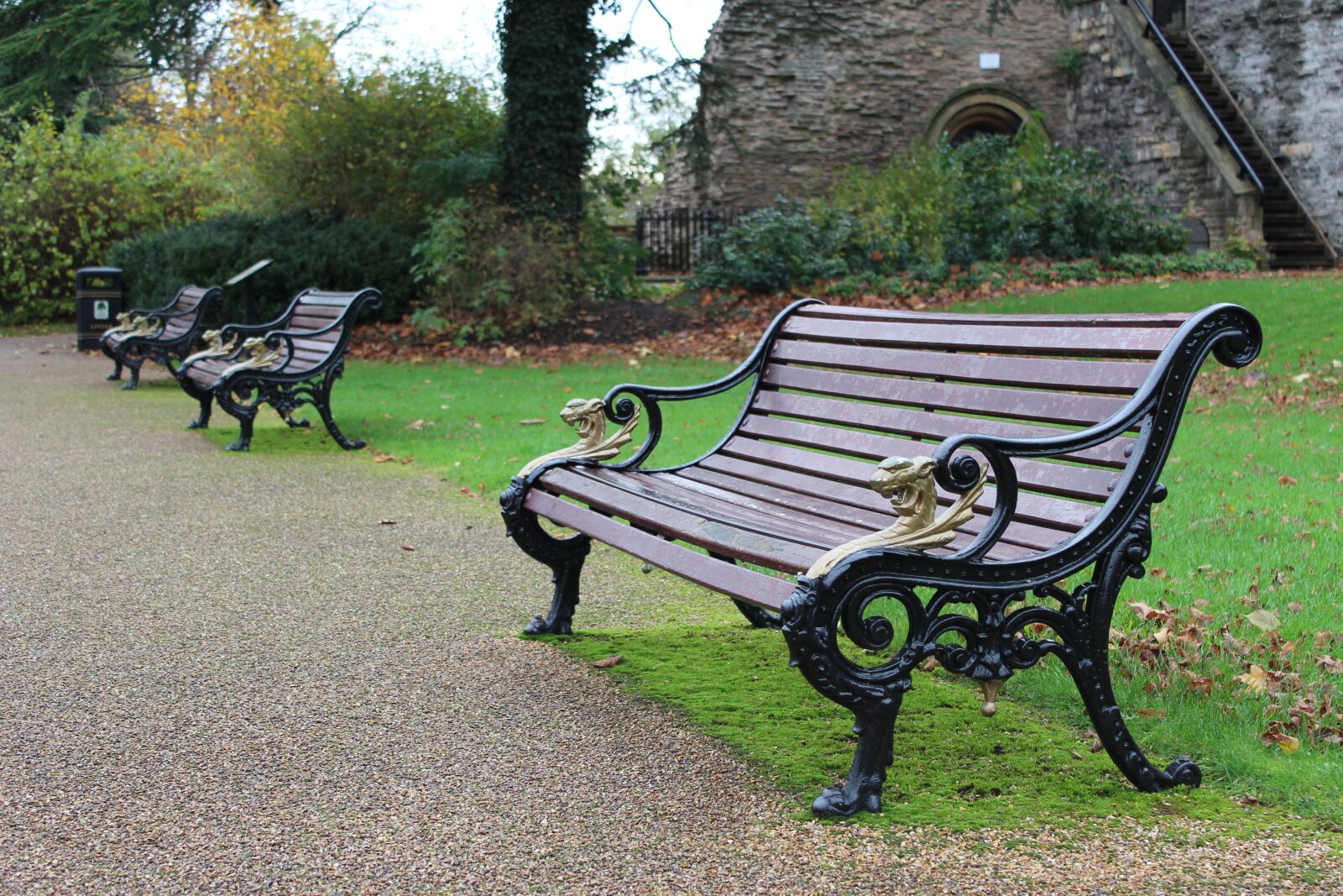 Canon EOS 100D (EOS Rebel SL1 / EOS Kiss X7) sample photo. Bench, park, castle photography