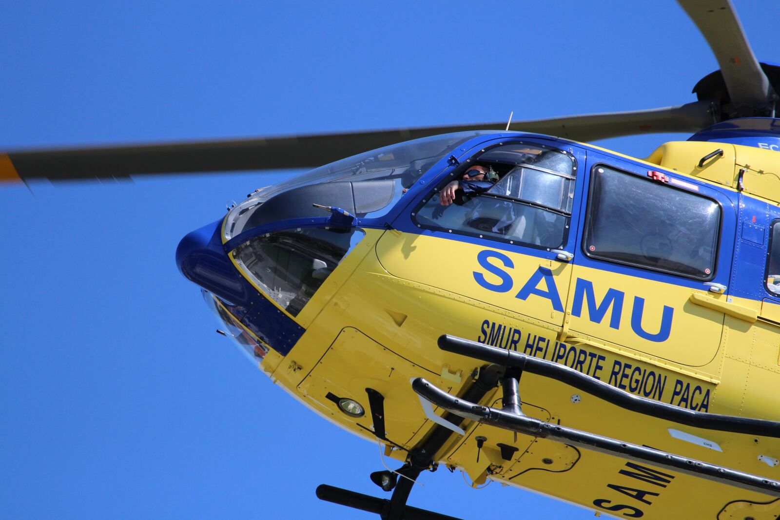 Canon EF-S 55-250mm F4-5.6 IS STM sample photo. Helicopter, samu, emergency photography