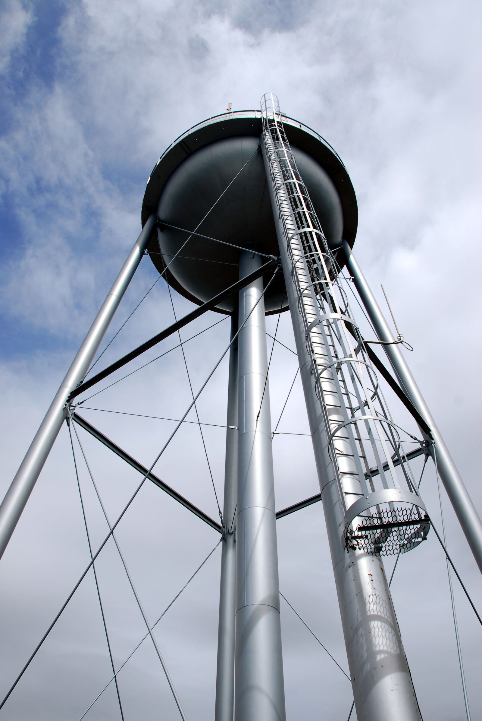 Nikon D200 sample photo. Water tower, tank, storage photography