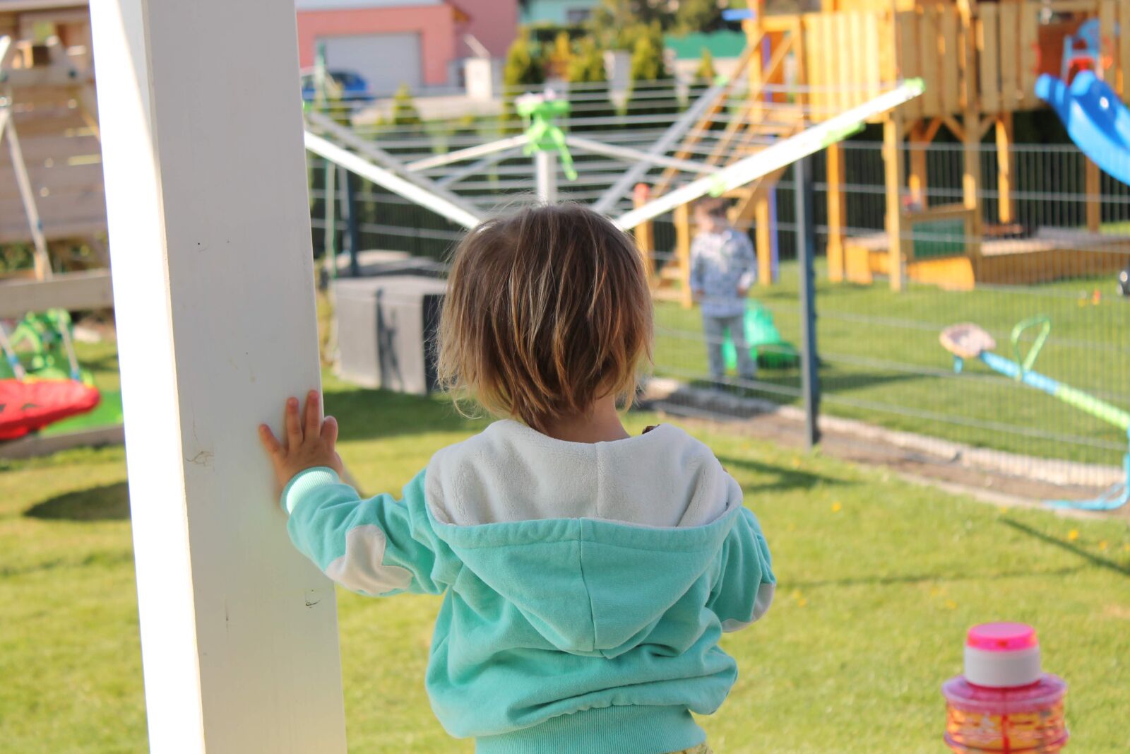 Canon EOS 1100D (EOS Rebel T3 / EOS Kiss X50) sample photo. Kid, garden, girl photography