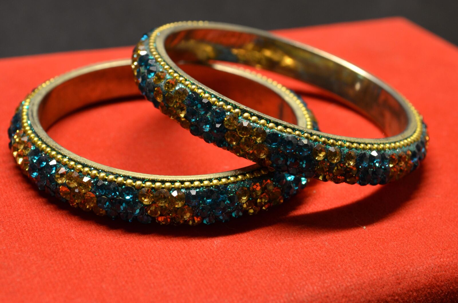 Nikon D5100 sample photo. Bracelet, jewelry, luxury, gold photography