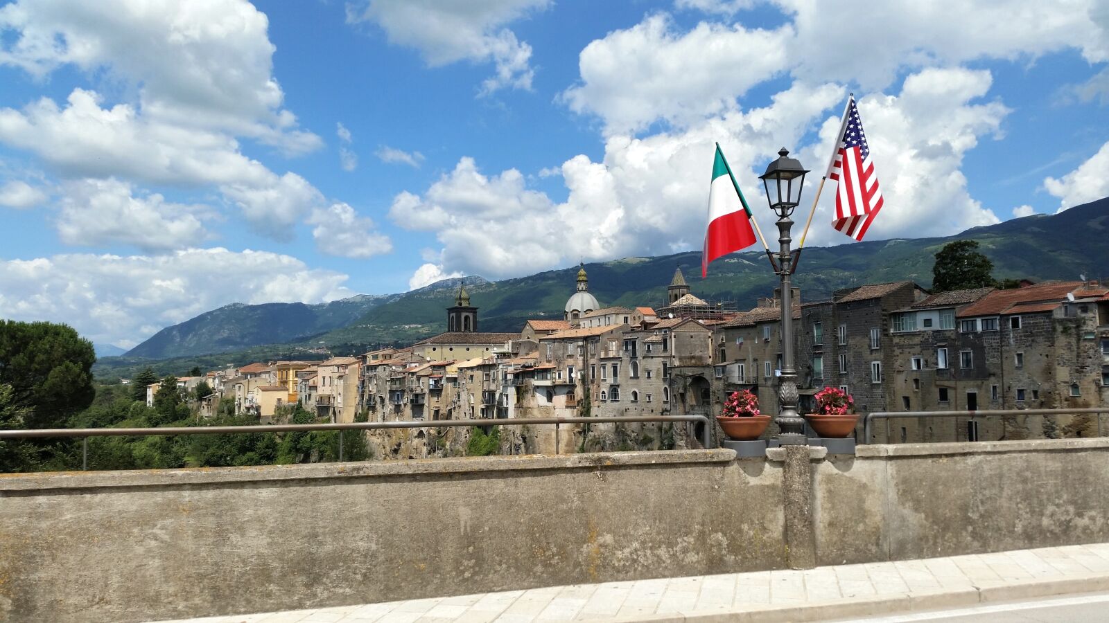 Samsung Galaxy S5 sample photo. Sant'agata de'goti, bridge, city photography
