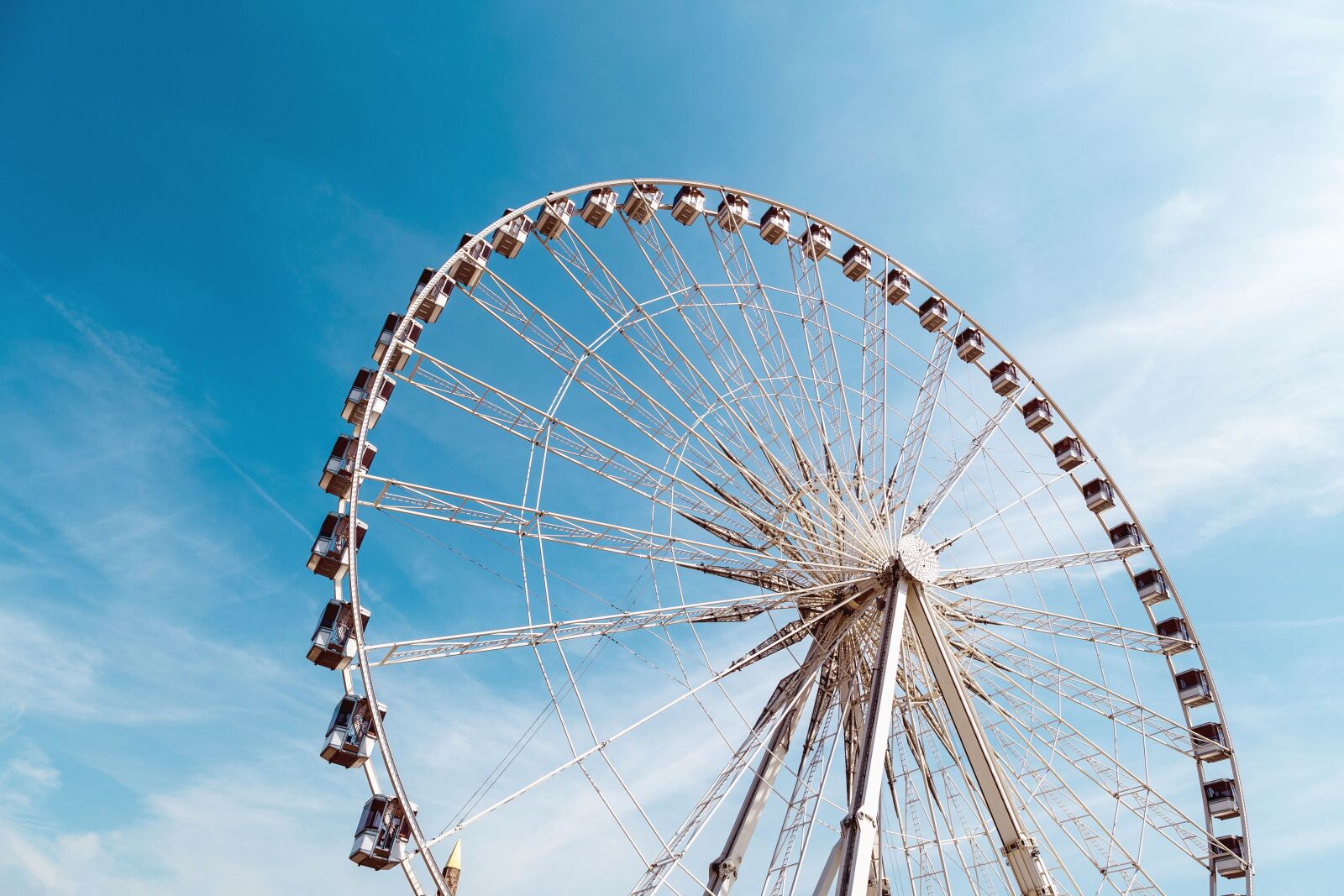 Canon EOS 6D sample photo. Amusement park, wheel, construction photography