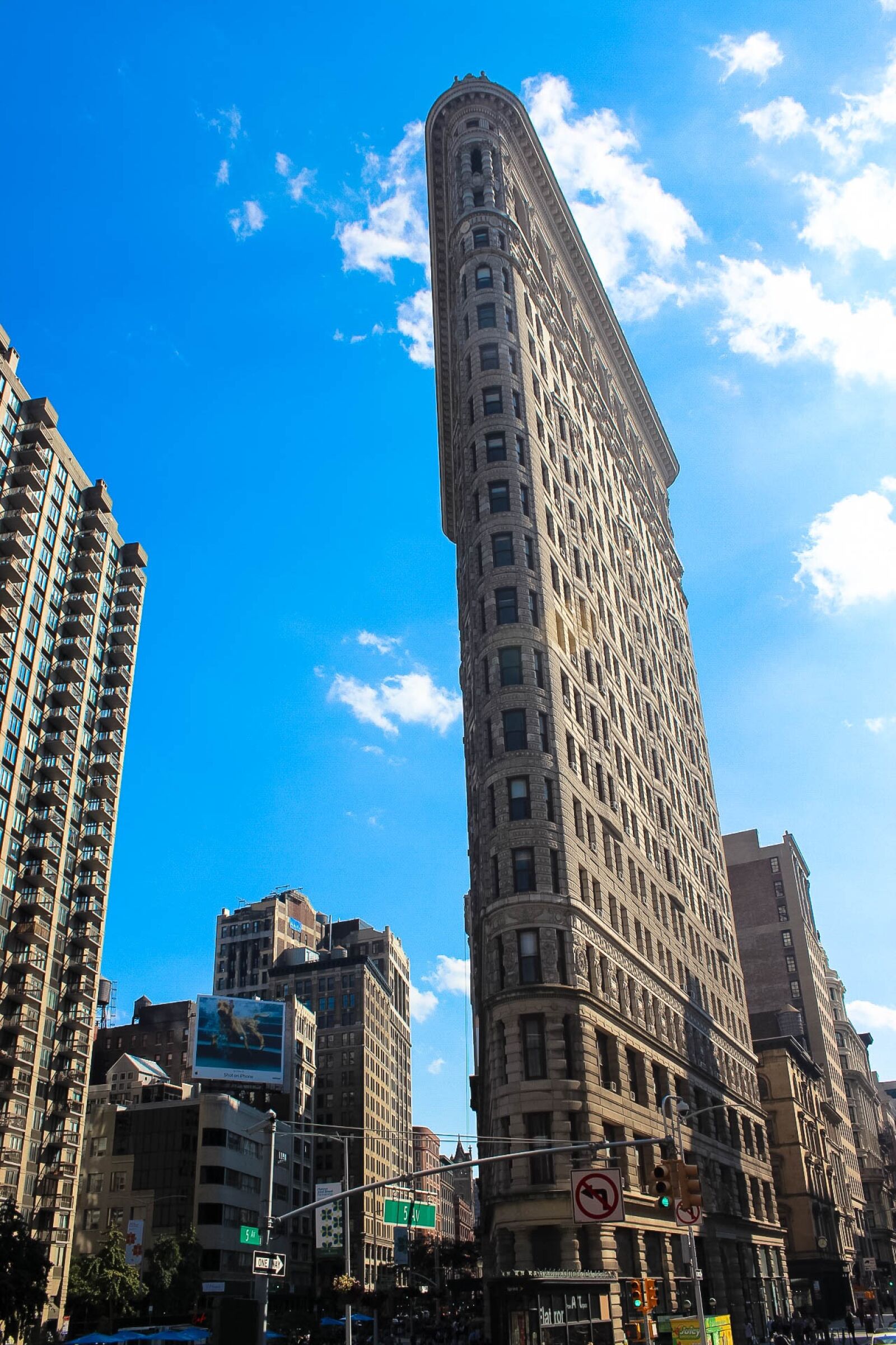 Canon EOS 600D (Rebel EOS T3i / EOS Kiss X5) sample photo. Flatiron building, nyc, city photography