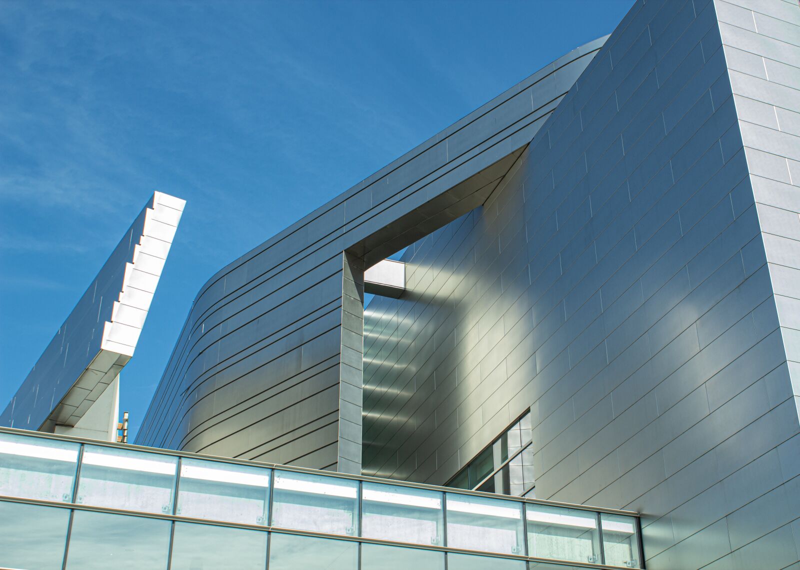 Canon EOS 600D (Rebel EOS T3i / EOS Kiss X5) sample photo. Architecture, buildings, modern photography
