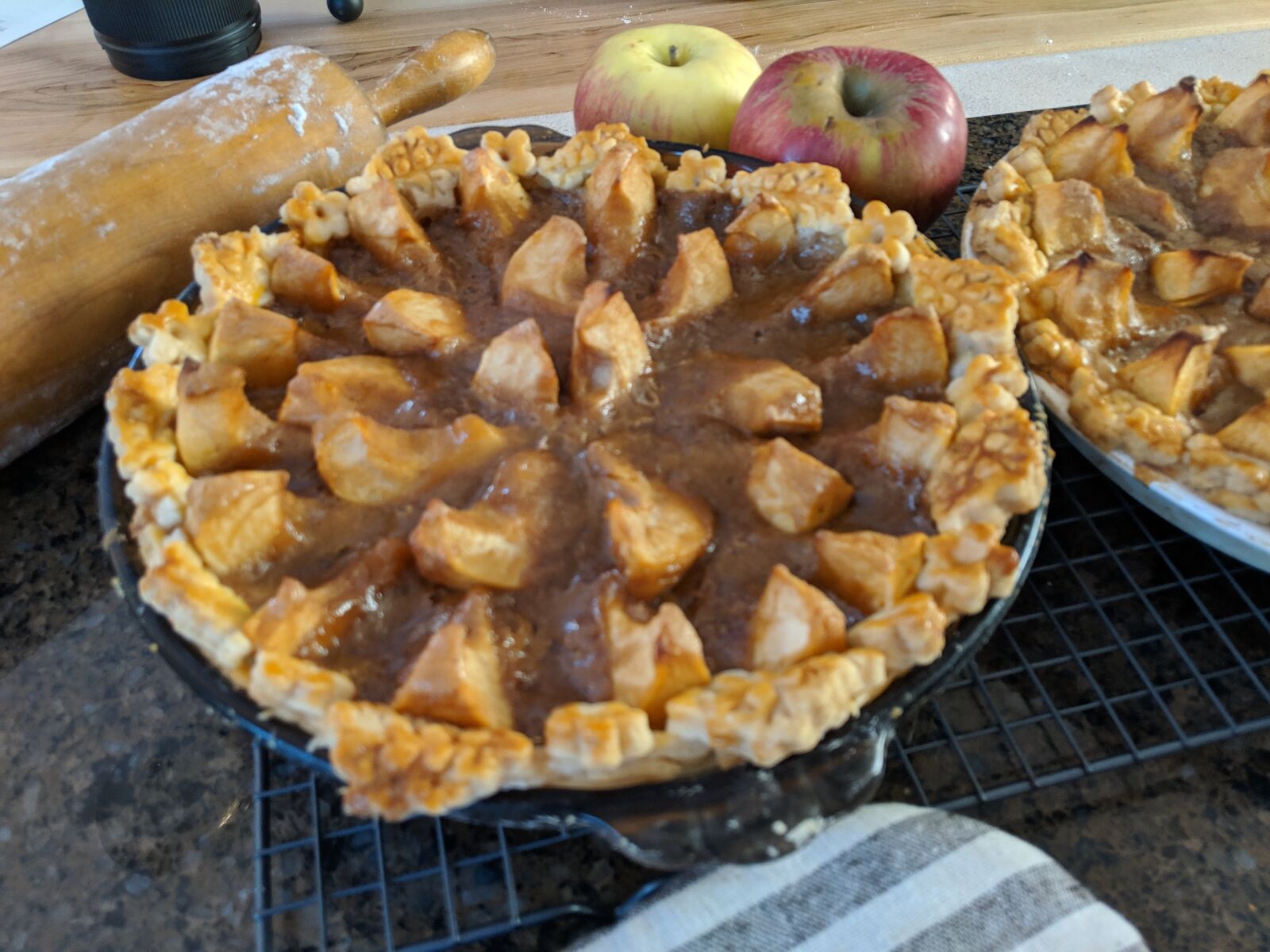 Google Pixel 2 sample photo. Pie, apple pie, homemade photography