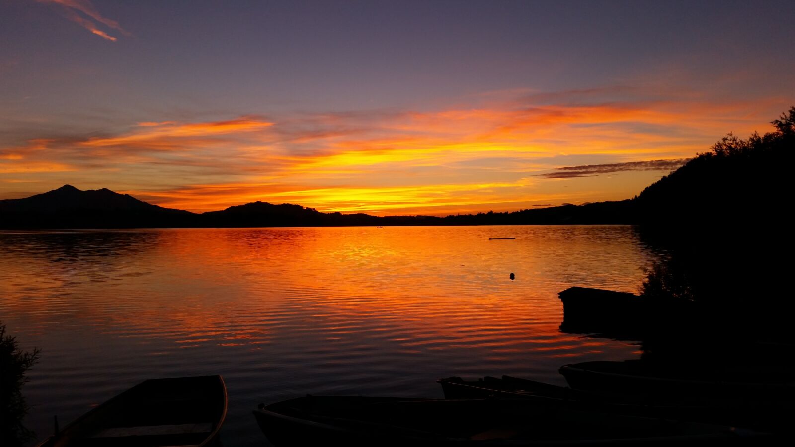 Samsung Galaxy S5 sample photo. Sunset, lake, dusk photography