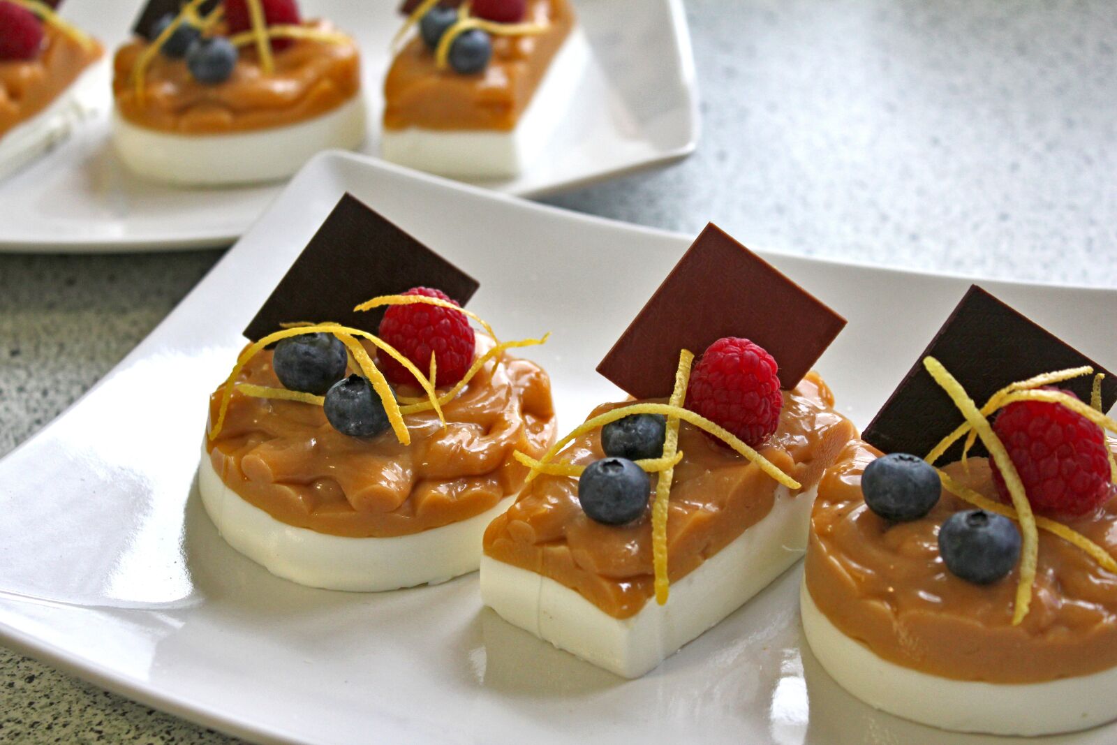 Canon EOS 550D (EOS Rebel T2i / EOS Kiss X4) sample photo. Lemon curd, mascarpone, dessert photography