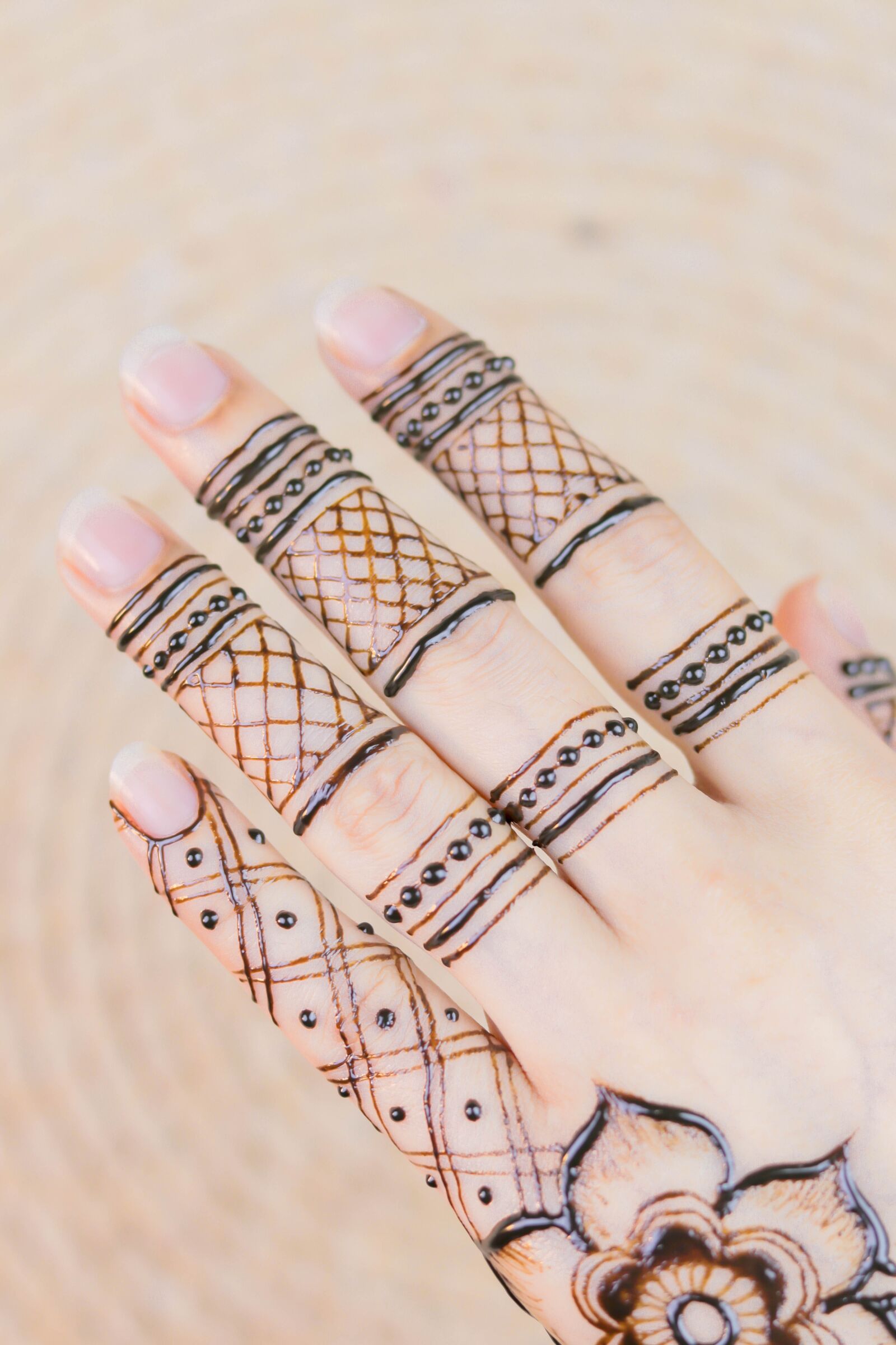Canon EOS 80D + Canon EF 50mm F1.8 STM sample photo. Henna, hands, mehendi photography