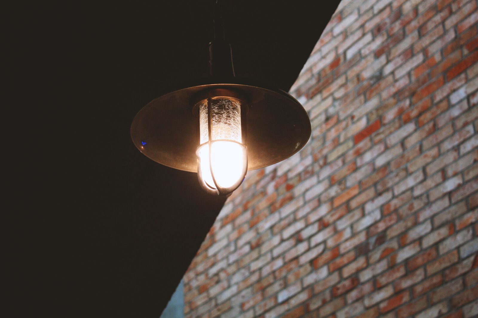 Canon EOS 450D (EOS Rebel XSi / EOS Kiss X2) sample photo. Lamp, light, electricity photography