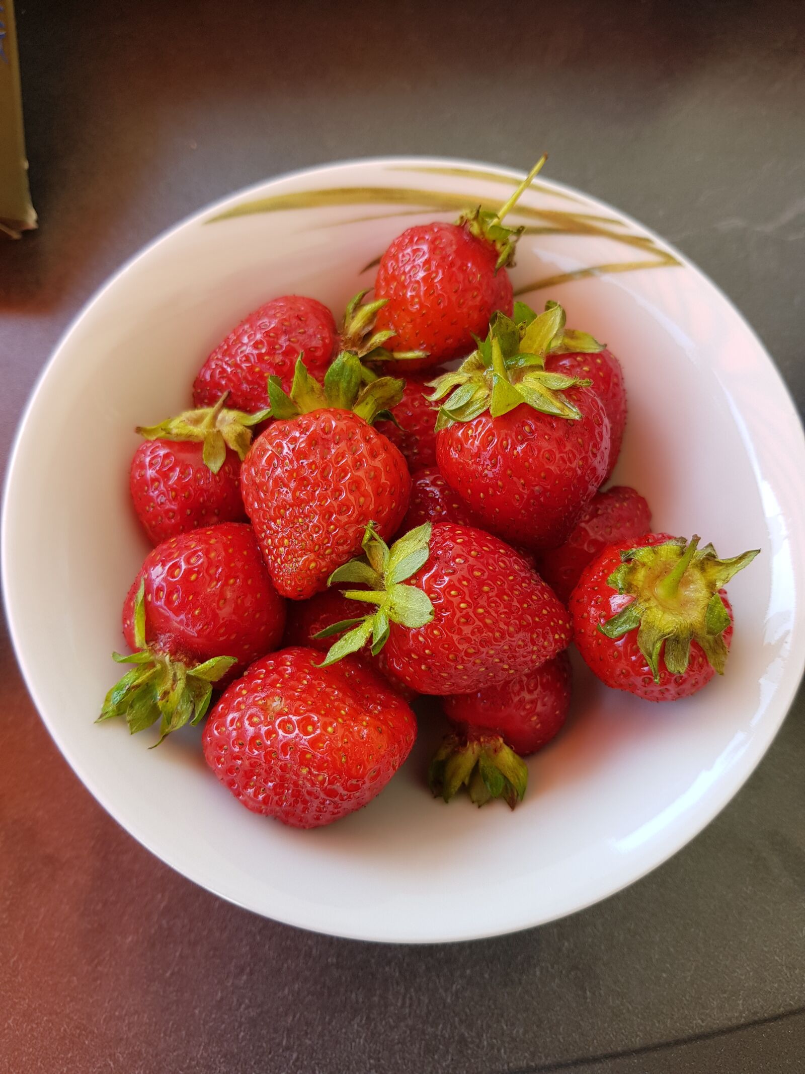 Samsung Galaxy S8+ sample photo. Strawberries, bowl, summer fruits photography