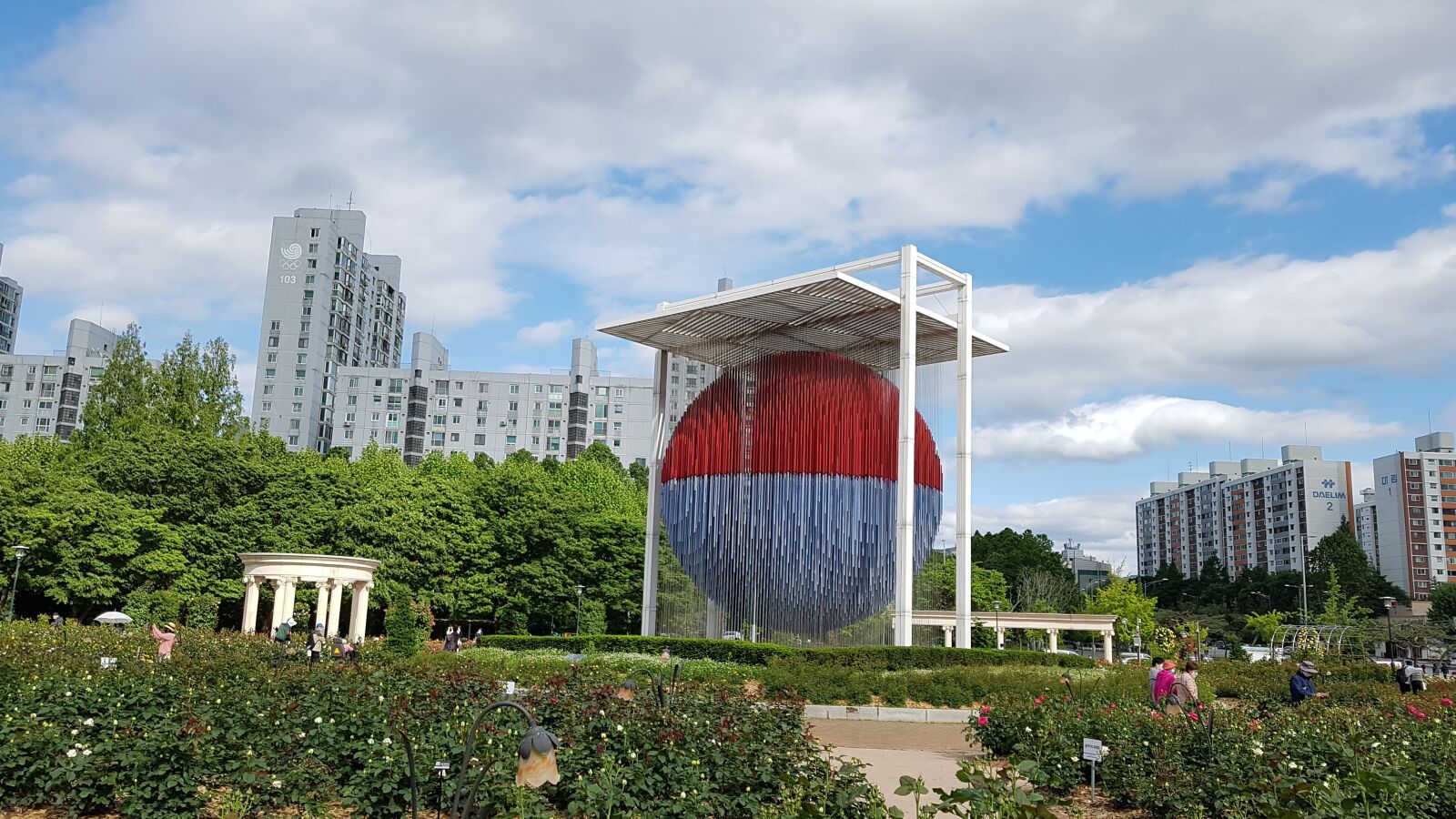 Samsung Galaxy S7 Edge sample photo. Olympic park, rose park photography