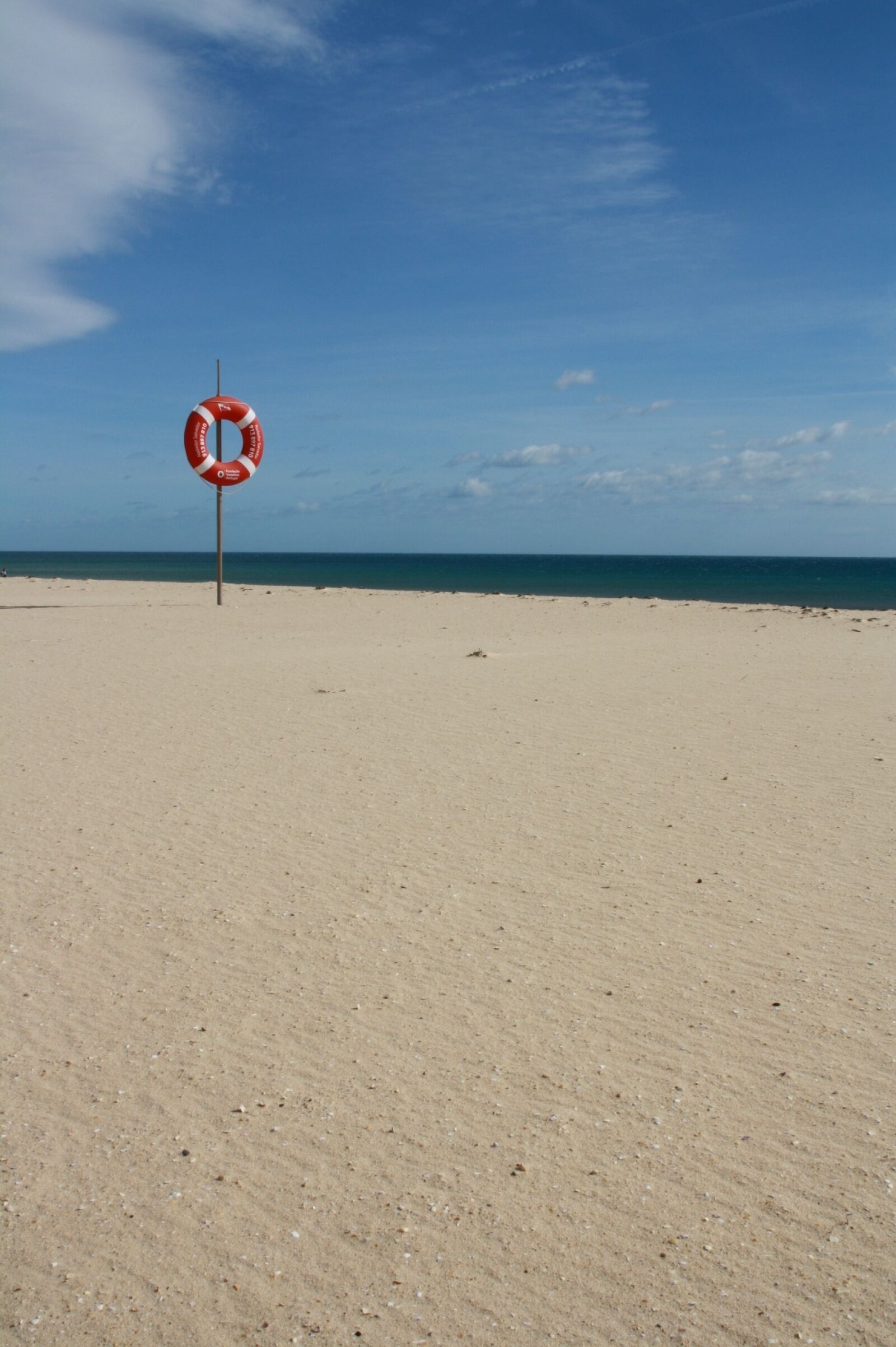 Canon EOS 1000D (EOS Digital Rebel XS / EOS Kiss F) sample photo. Sand, beach, sea photography