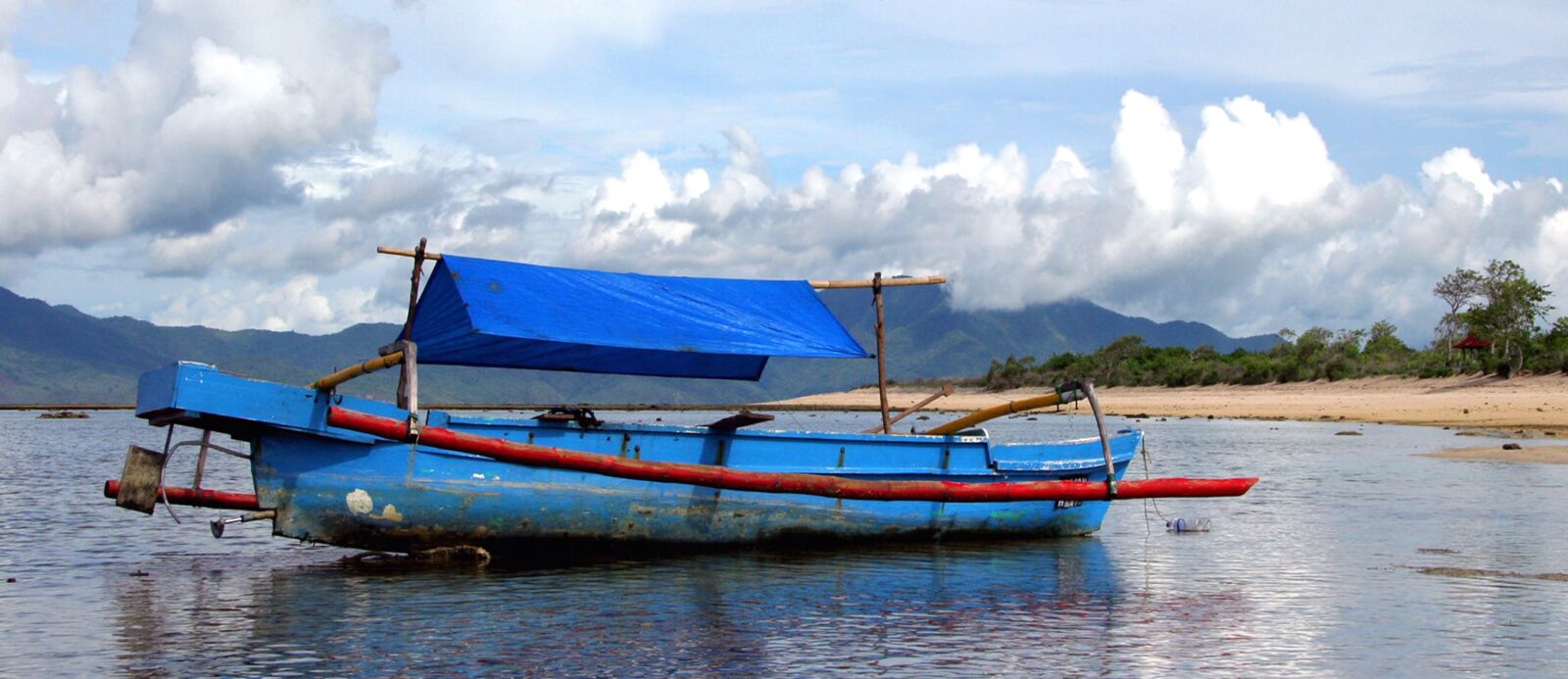 Canon EOS 20D sample photo. Traditional boat, waterscape, indonesia photography