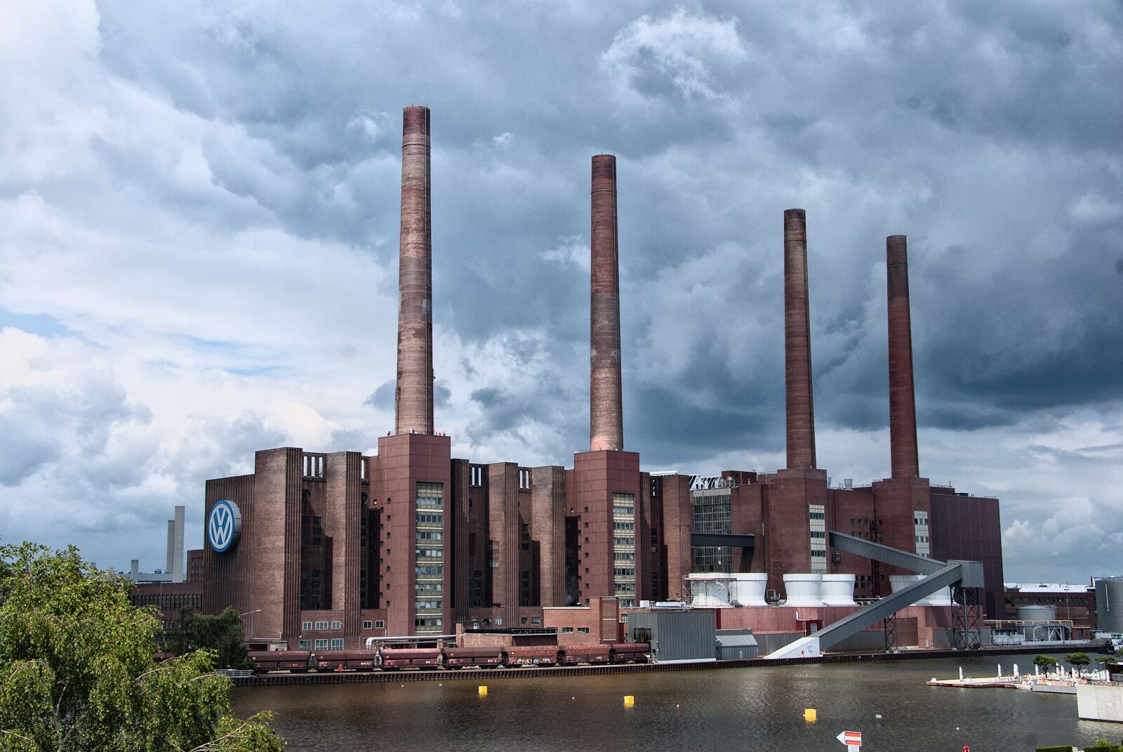 Sony Alpha DSLR-A100 sample photo. Architecture, industry, sky photography