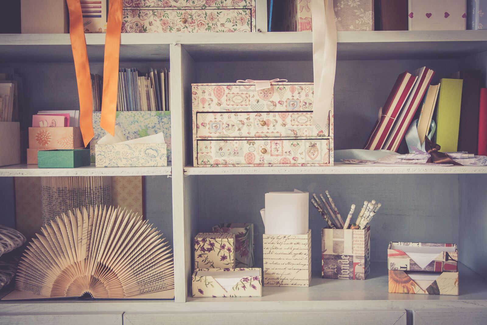 Canon EF-S 18-55mm F3.5-5.6 II sample photo. Paper craft, handmade, decor photography