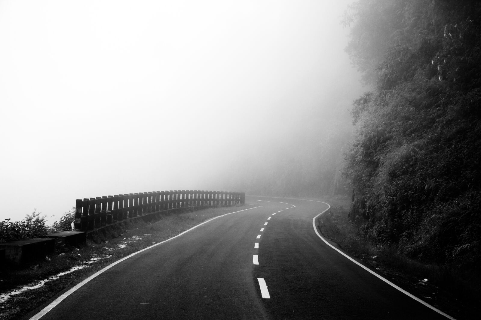 Canon EF-S 18-135mm F3.5-5.6 IS USM sample photo. Nature, road, landscape photography