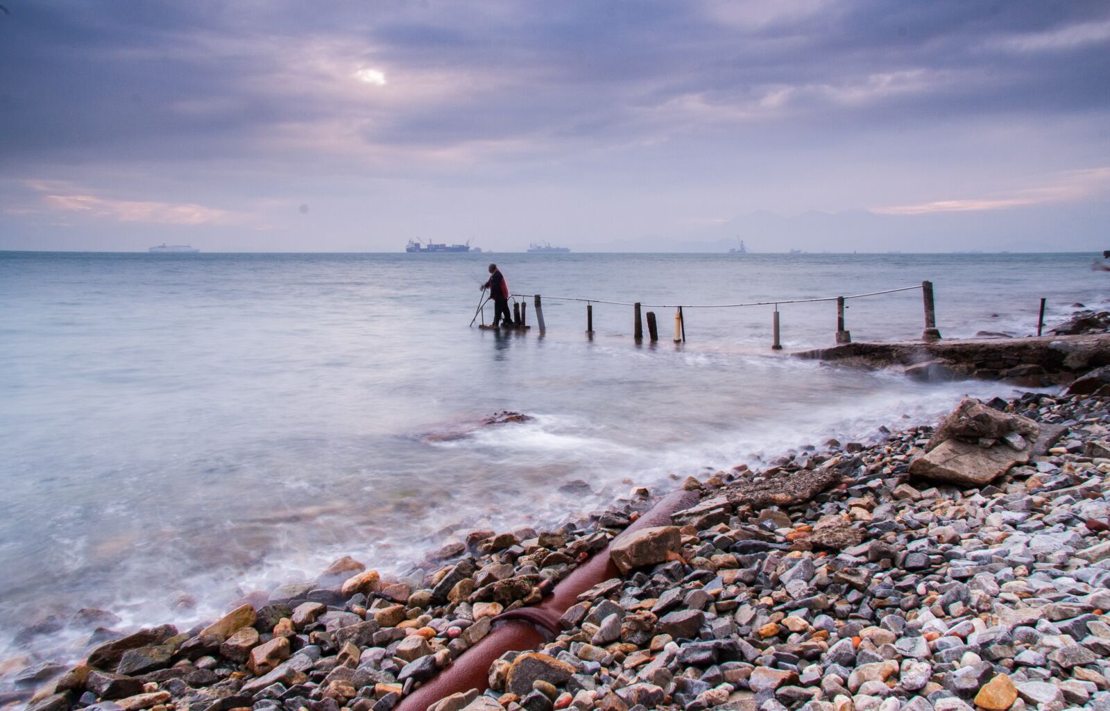 Canon EF-S 17-85mm F4-5.6 IS USM sample photo. Dusk, fishing, hong kong photography