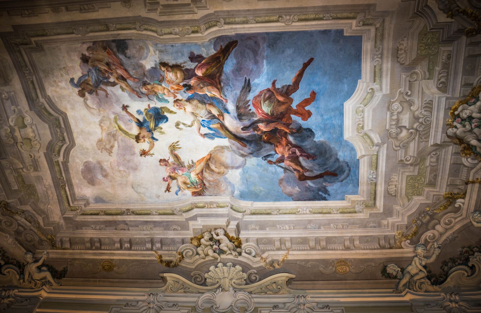 Sony a7R + Sony FE 28-70mm F3.5-5.6 OSS sample photo. Ceiling, italy, hotel astoria photography