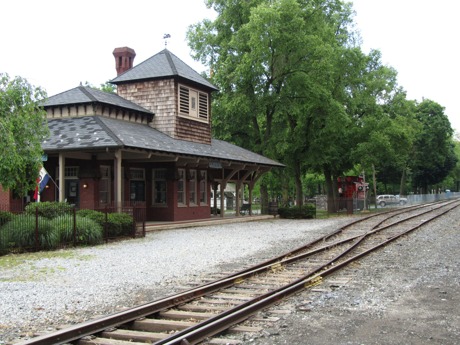 Canon PowerShot SX210 IS sample photo. Train, station, train, tracks photography