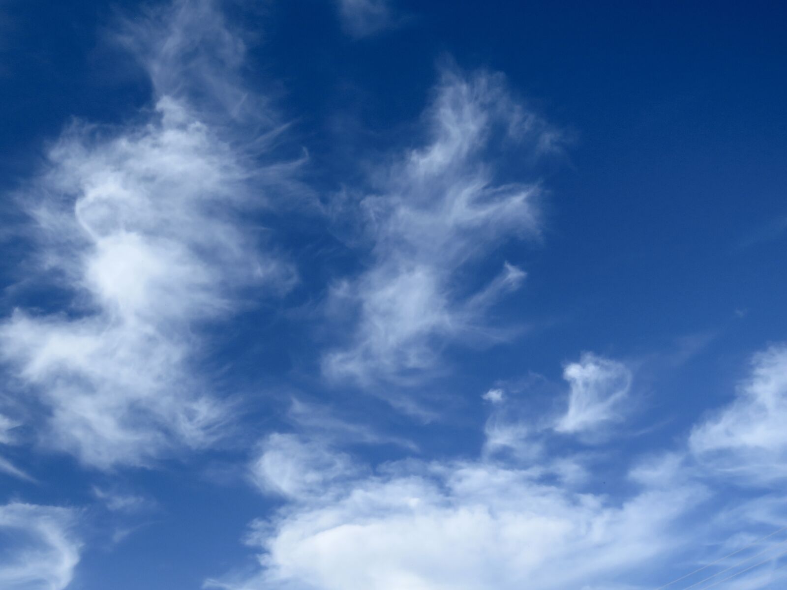 Canon PowerShot SX60 HS sample photo. Clouds, cirrus, sky photography