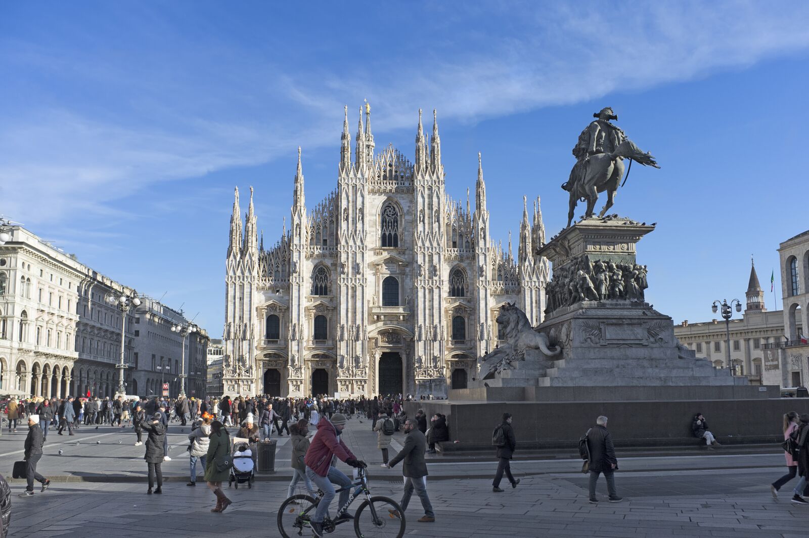 Fujifilm FinePix X100 sample photo. Milan, italy, duomo photography