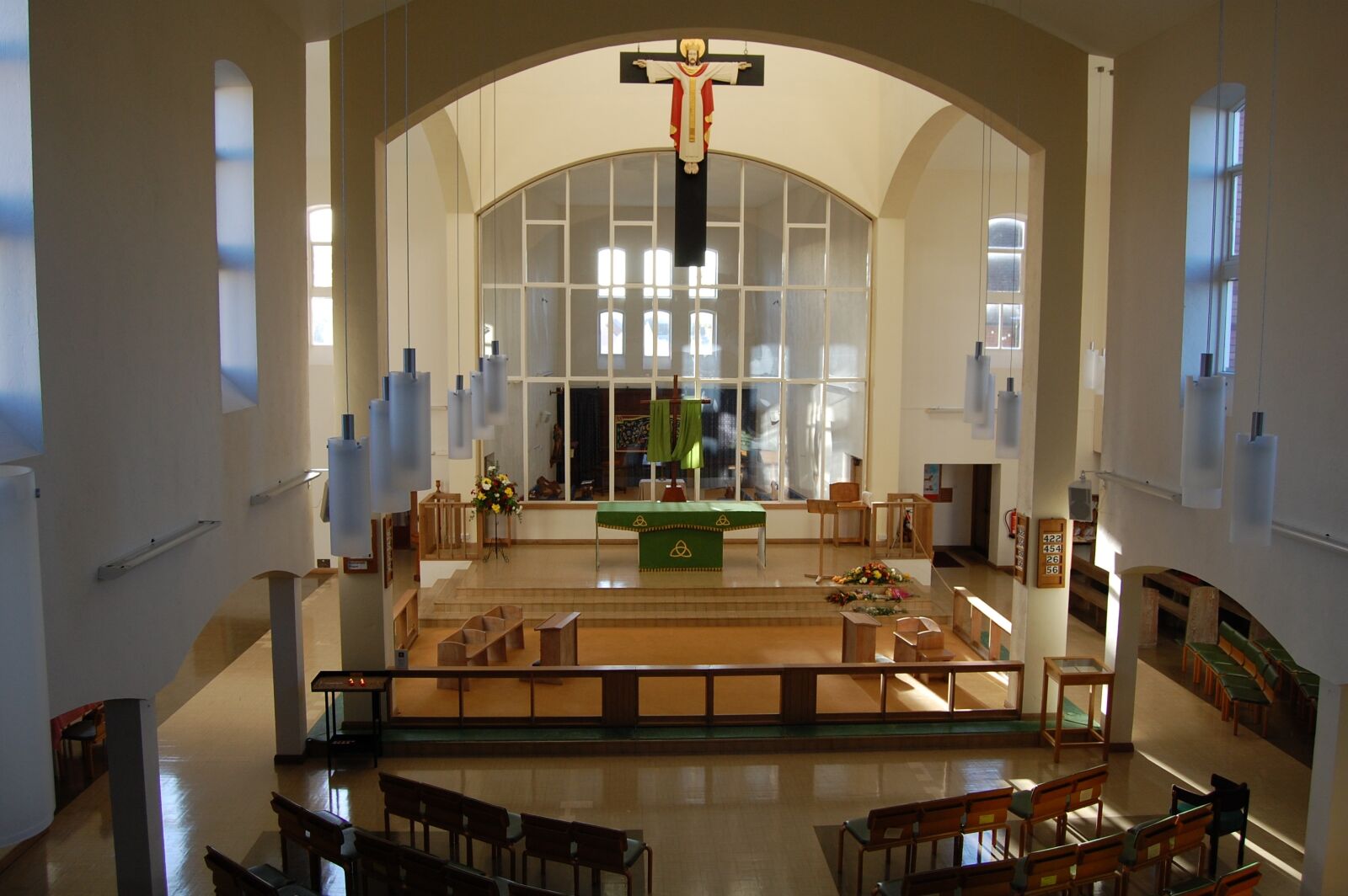 Nikon D40 sample photo. St michaels amersham, cross photography