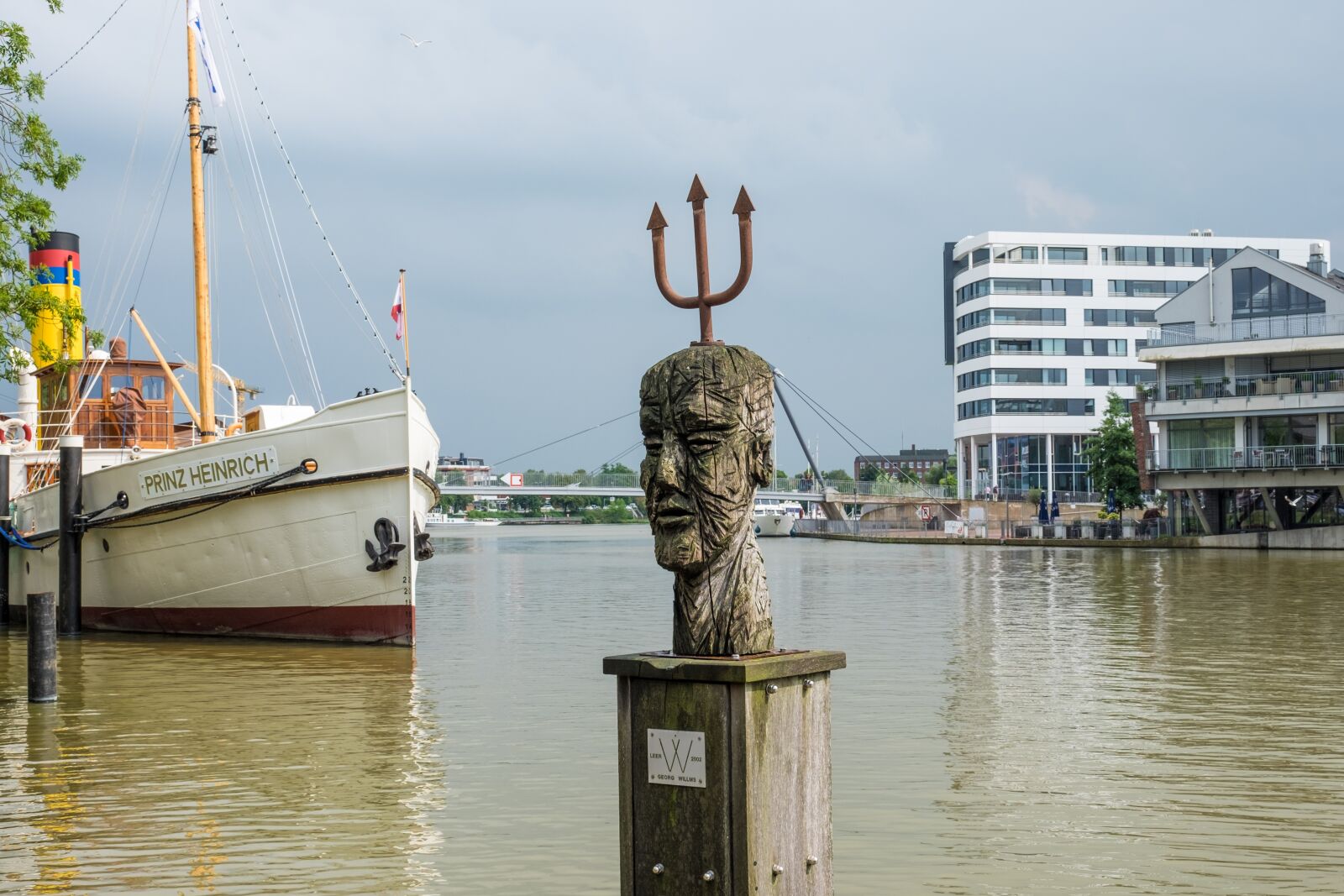 Fujifilm X-T1 + Fujifilm XF 16-55mm F2.8 R LM WR sample photo. Empty, port, east frisia photography