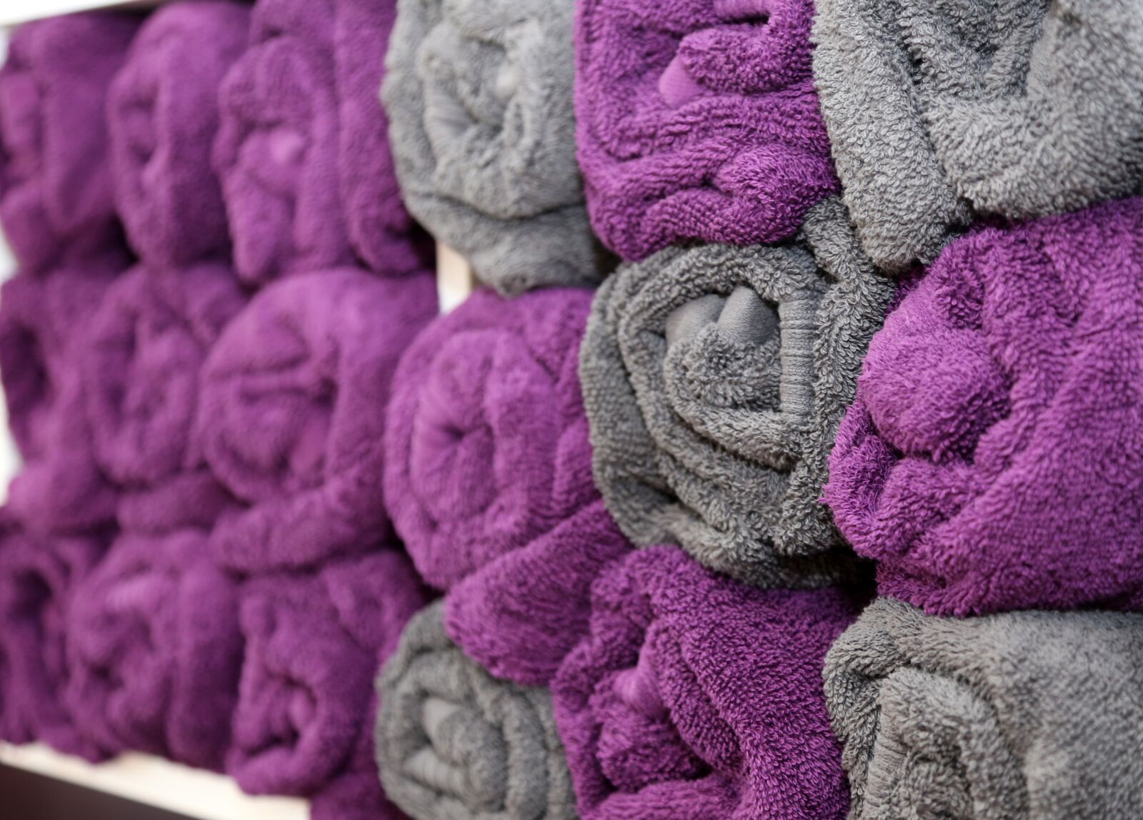 Canon EOS 6D + Canon EF 24-105mm F4L IS USM sample photo. Bath, laundry, color photography