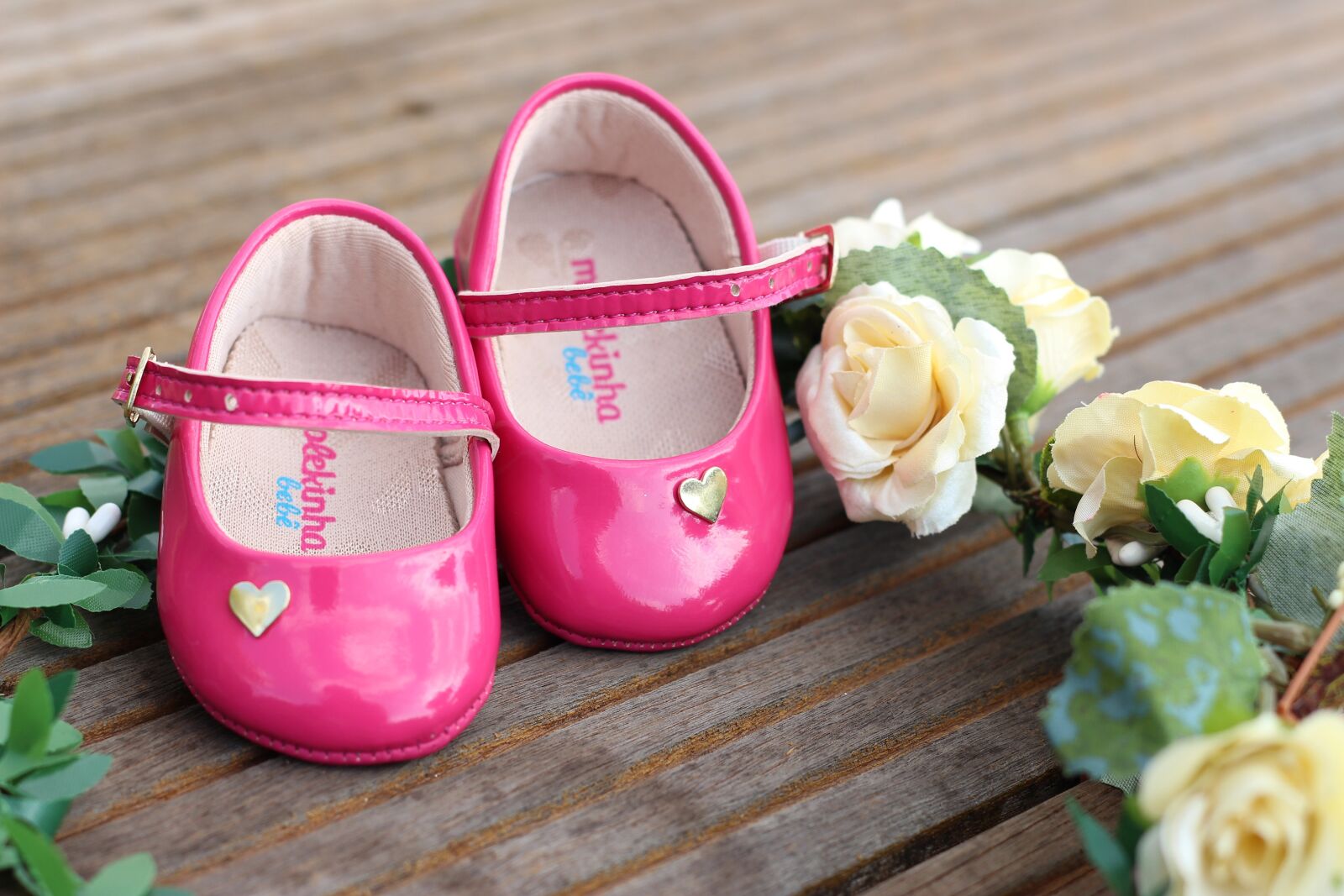 Canon EOS 700D (EOS Rebel T5i / EOS Kiss X7i) + Canon EF 50mm F1.8 II sample photo. Shoe, child, daughter photography