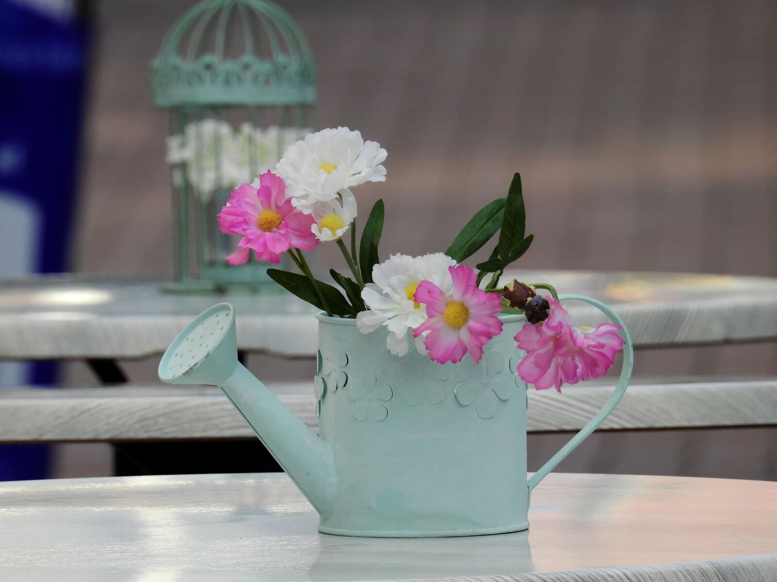 Nikon Coolpix P900 sample photo. Gies jug, flowers, deco photography