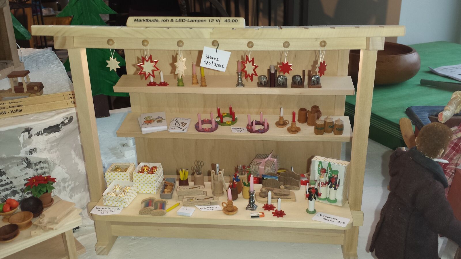 Samsung Galaxy S4 sample photo. Dolls houses, market stall photography