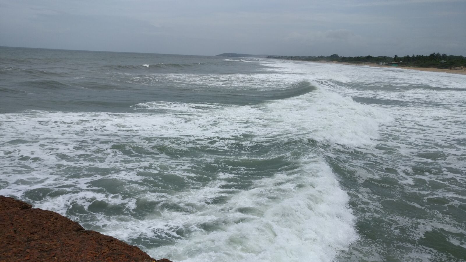 OnePlus A3003 sample photo. Sinquerim beach, waves, natural photography
