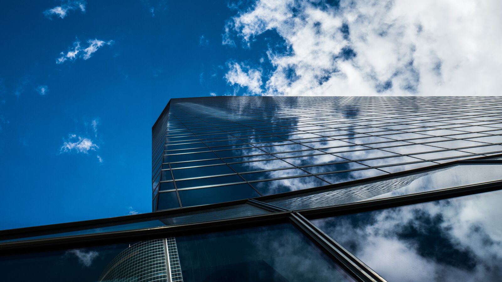 Olympus OM-D E-M5 II sample photo. Torres, madrid, sky photography