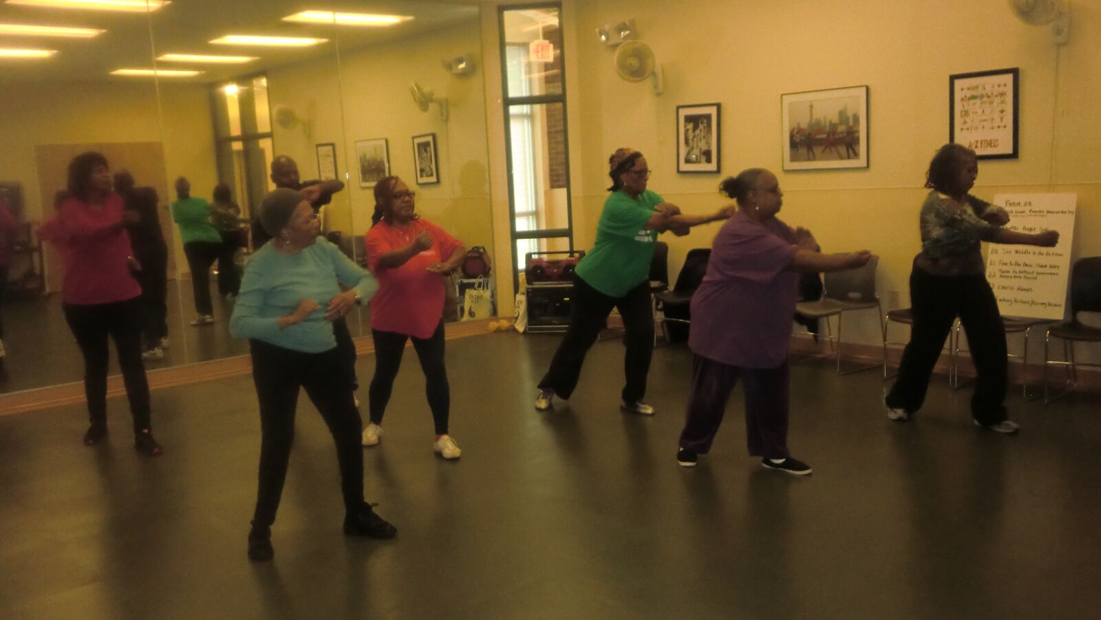 CASIO EX-Z2000 sample photo. Seniors, tai chi, workout photography