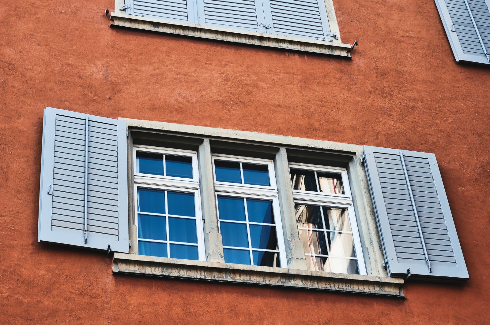 Nikon D300S sample photo. Window, architecture, ochre photography