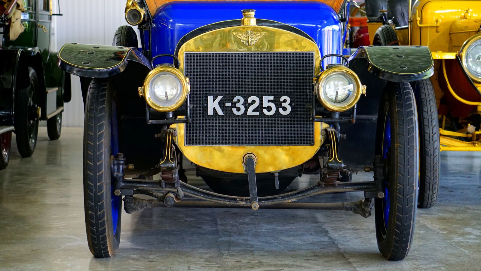 Sony E 55-210mm F4.5-6.3 OSS sample photo. Classic, car, vintage photography