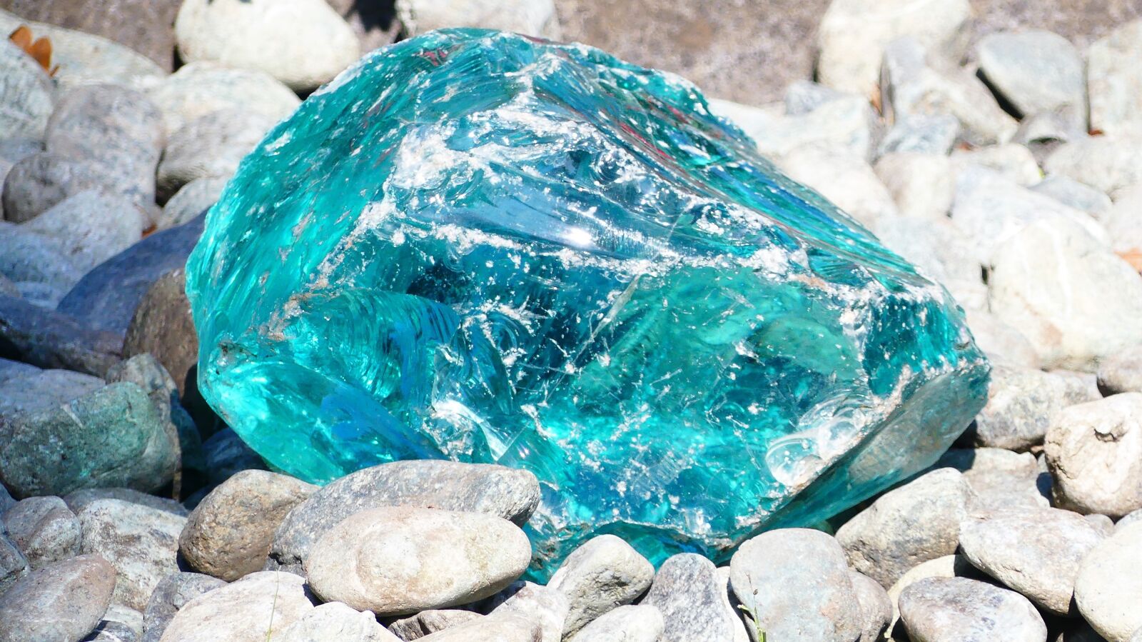 Panasonic Lumix DMC-FZ300 sample photo. Stone, blue, stones photography