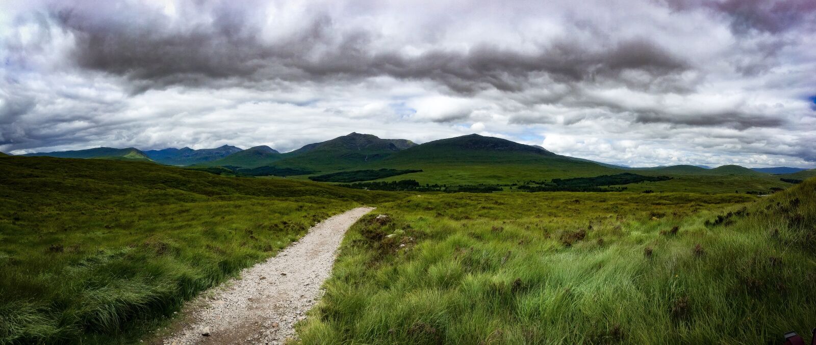 iPhone SE back camera 4.15mm f/2.2 sample photo. Scotland, hiking, landscape photography