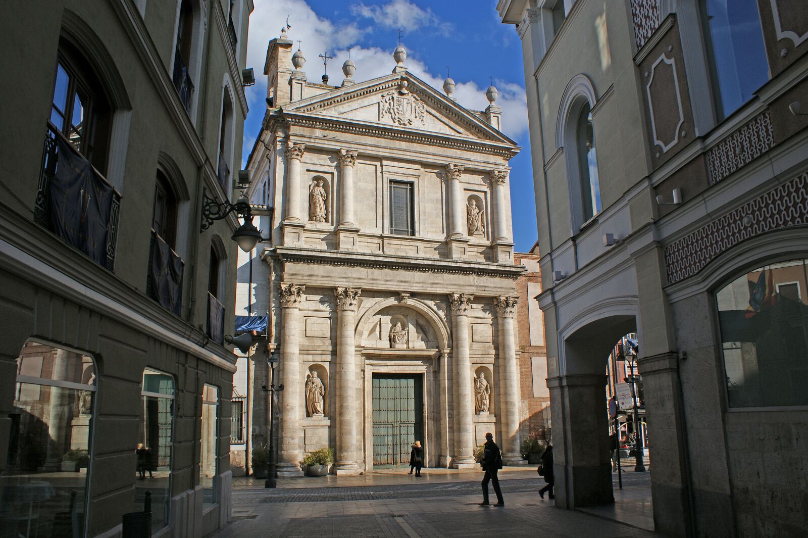 Sony Alpha DSLR-A350 sample photo. Valladolid, architecture, church of photography