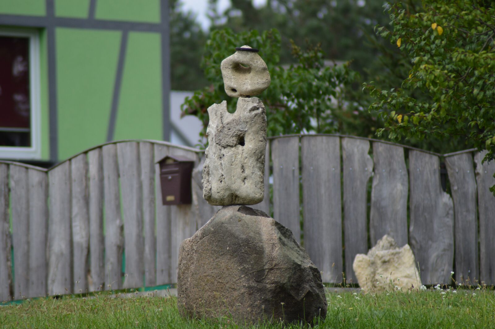 Nikon D3200 sample photo. Sculpture, the stones, the photography
