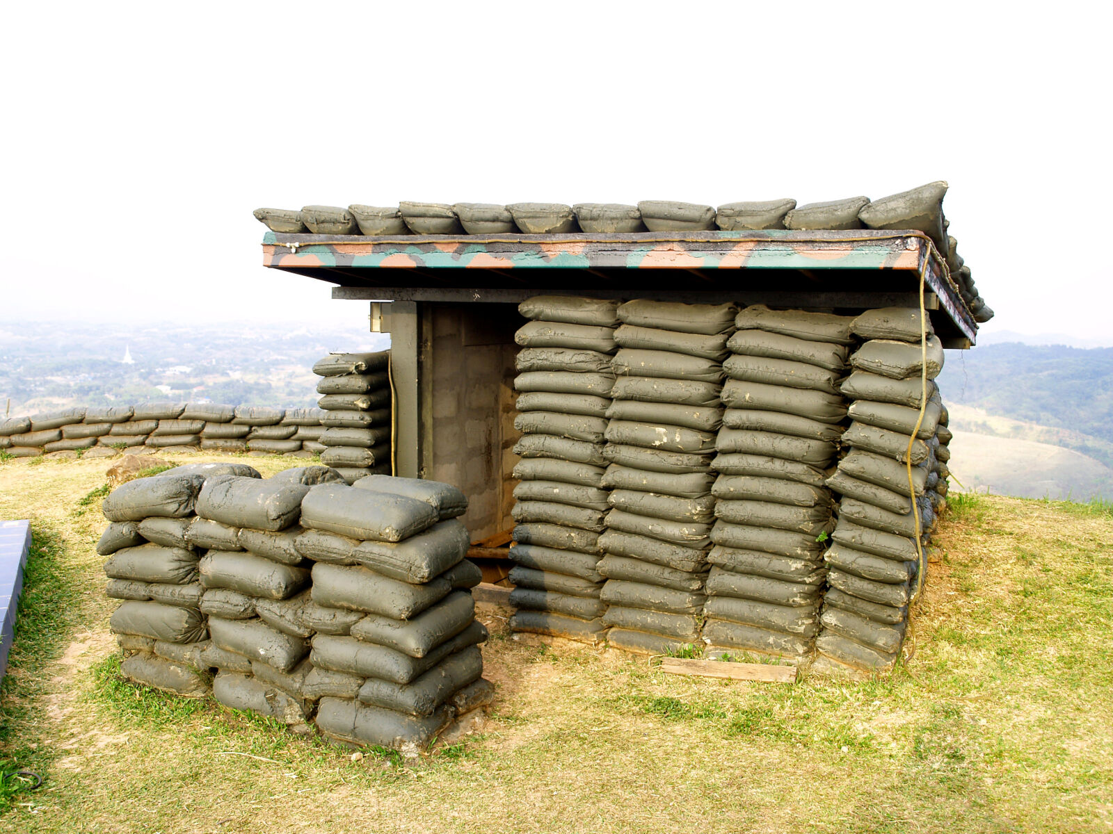 Olympus E-300 (EVOLT E-300) sample photo. Architecture, battle, bunker, concrete photography