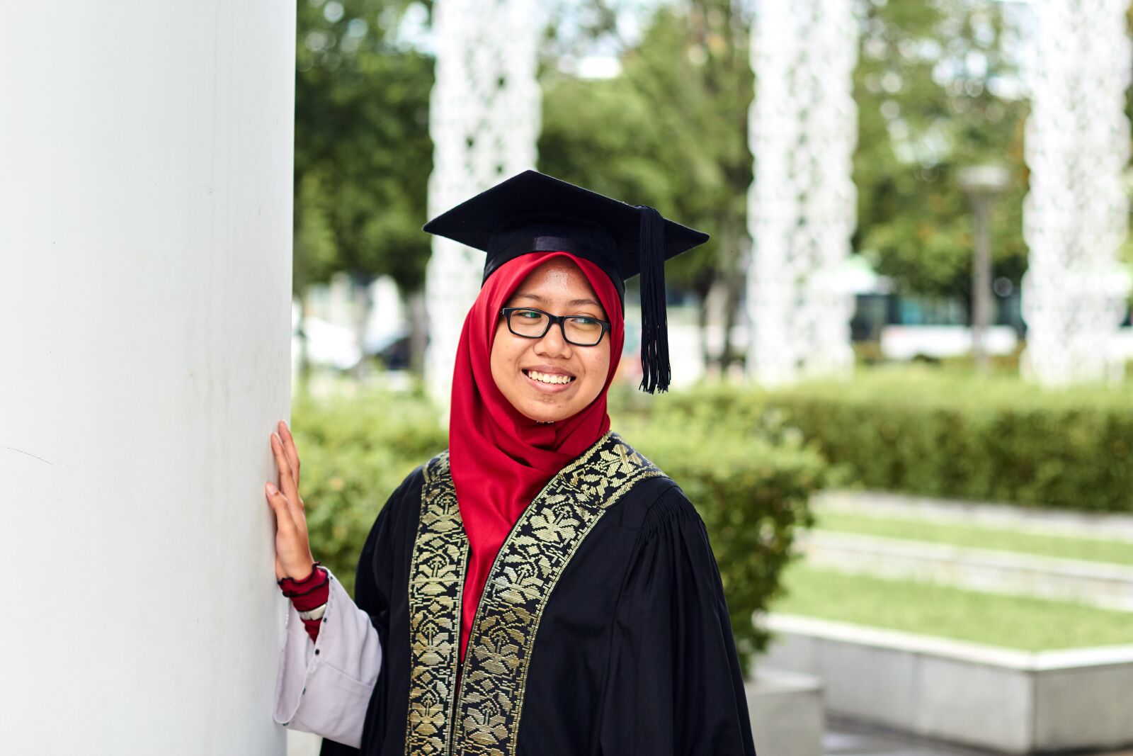 Canon EOS 700D (EOS Rebel T5i / EOS Kiss X7i) + Canon EF 50mm F1.4 USM sample photo. Graduation, convocation, university photography