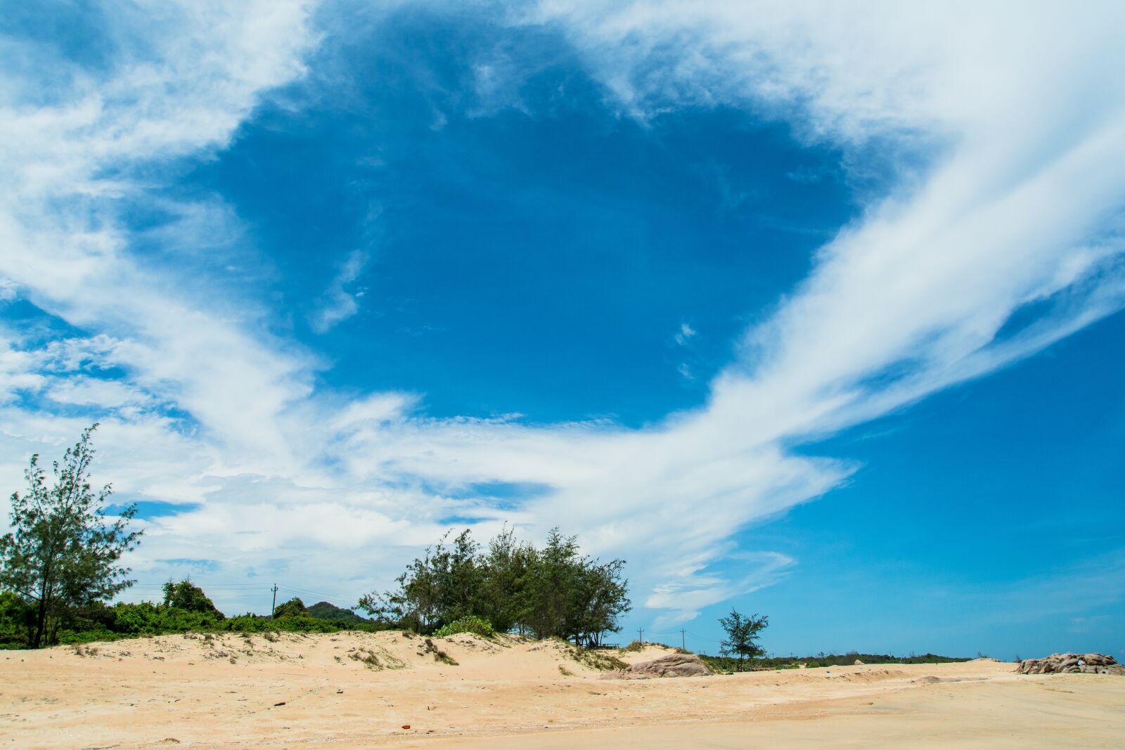 Nikon D7100 sample photo. Sand dunes, white cloud photography