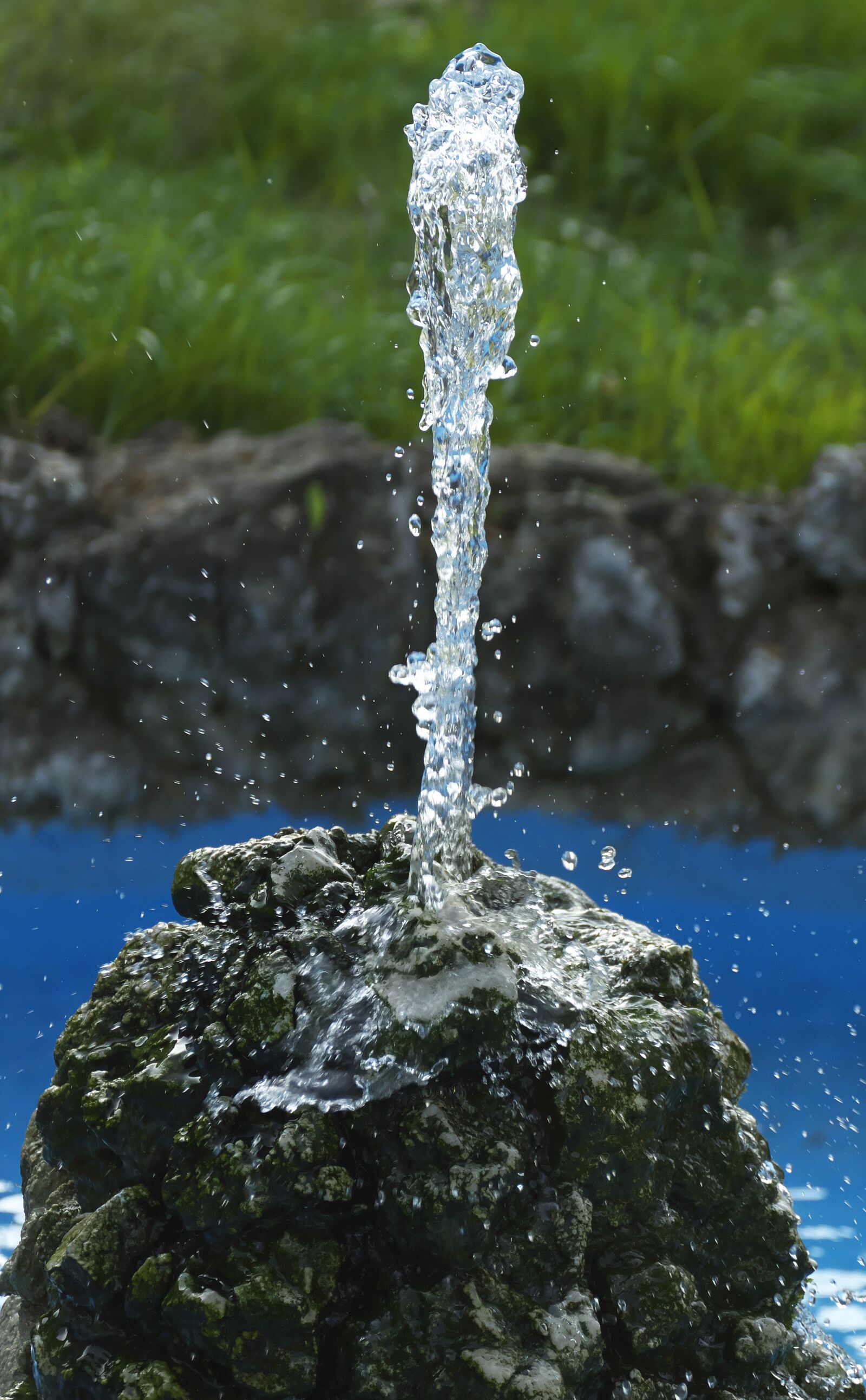Panasonic Lumix DMC-FZ1000 sample photo. Fountain, water, reflection photography