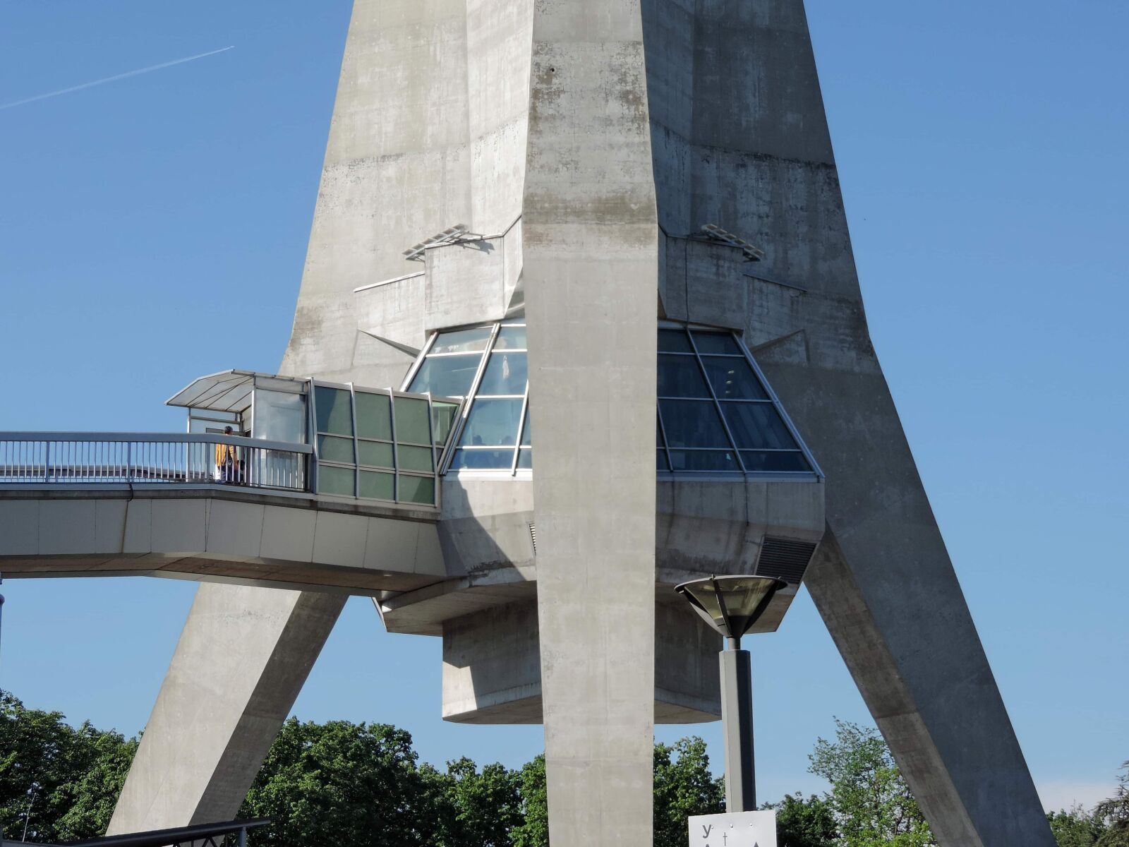 Nikon Coolpix P520 sample photo. Concrete, tower, architecture, device photography