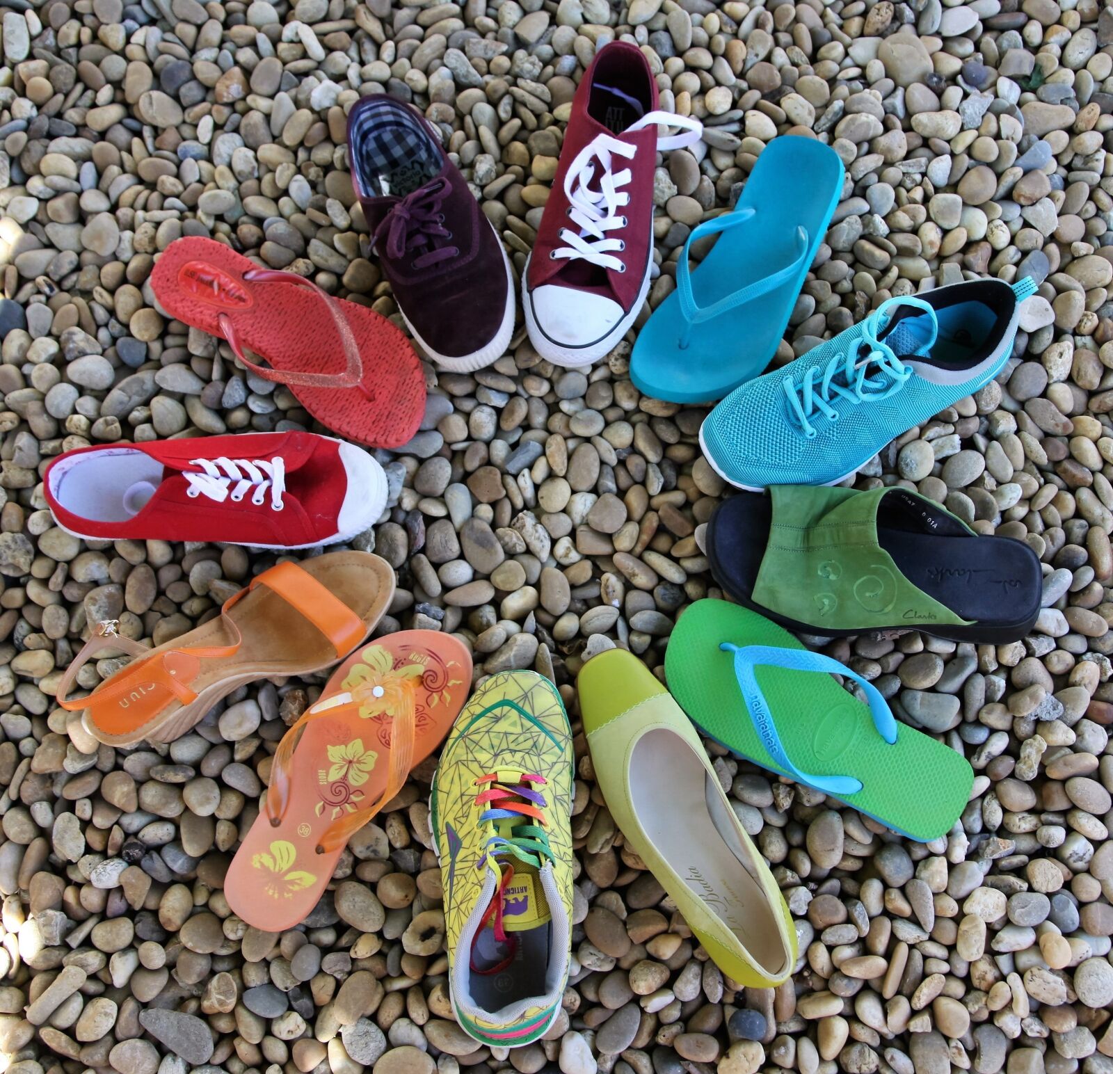Canon EOS 50D sample photo. Circle, rainbow, shoes photography