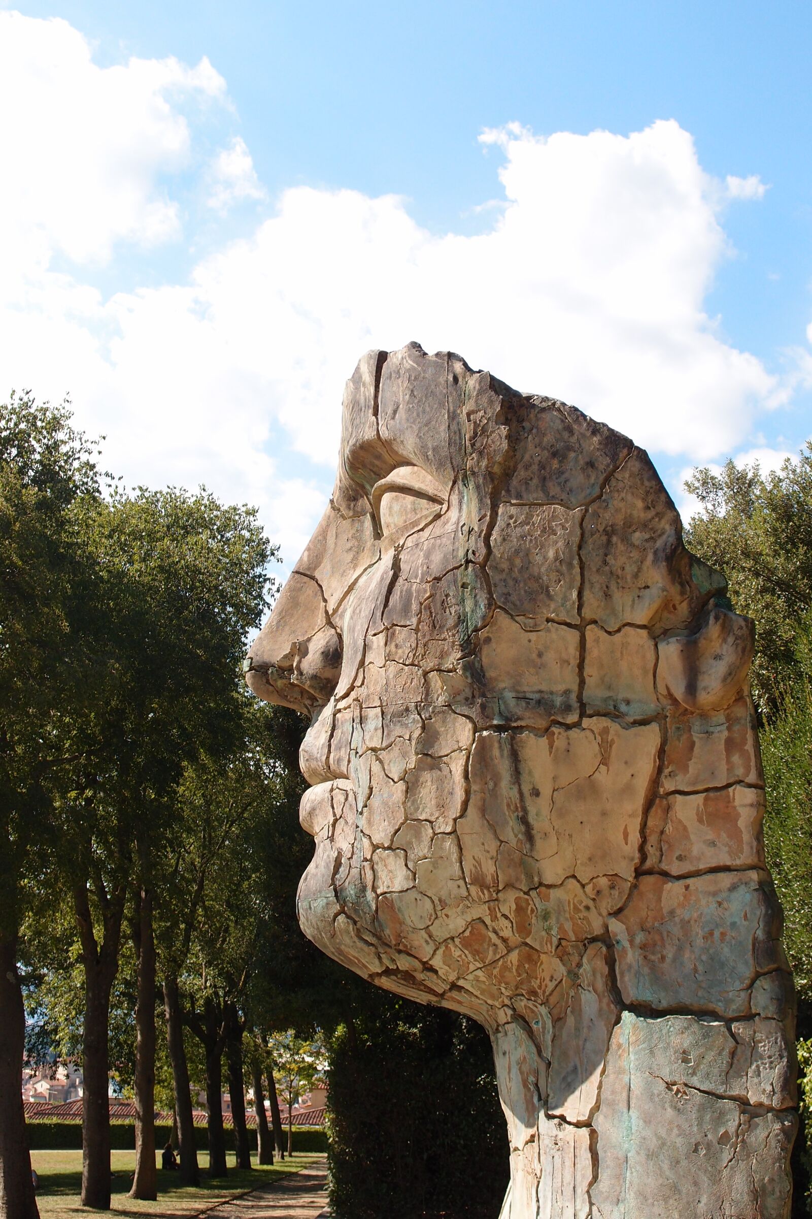 Olympus XZ-1 sample photo. Park, statue, monument photography