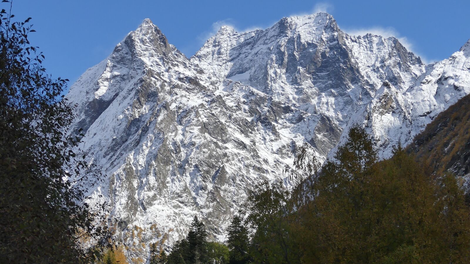 Panasonic Lumix DMC-FZ300 sample photo. Mountain, nature, snow photography